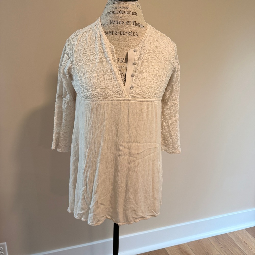 Shyanne Women's Cream Lace‎ Top, Bell Sleeves Size XL